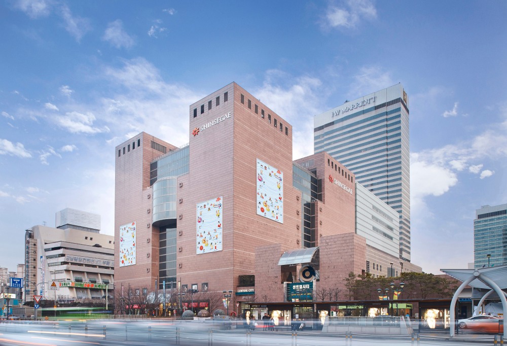 (주)신세계가 27일 이사회를 열고 기업가치 제고 방안을 발표했다. /사진제공=신세계