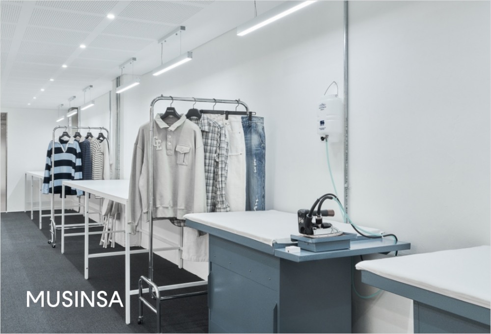 무신사 스튜디오 동대문종합시장점에 마련된 재봉실의 다리미. /사진제공=무신사