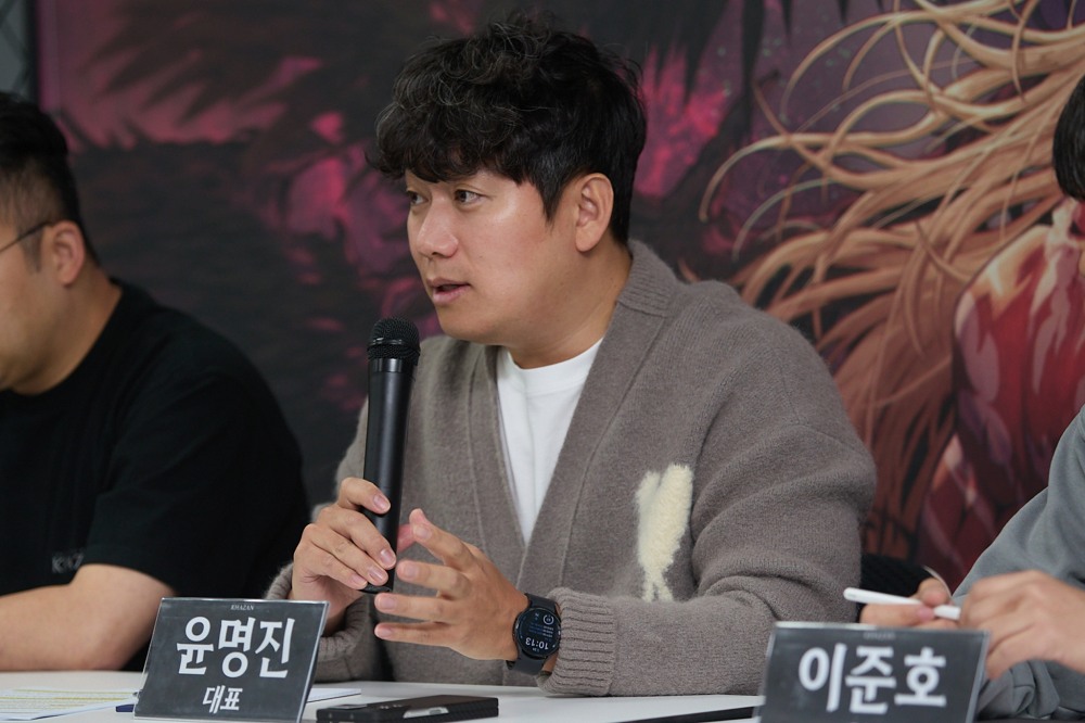 윤명진 네오플 대표가 24일 넥슨 본사에서 열린 '퍼스트 버서커:카잔' 미디어 공동 인터뷰에서 질문에 답하고 있다. / 사진=넥슨