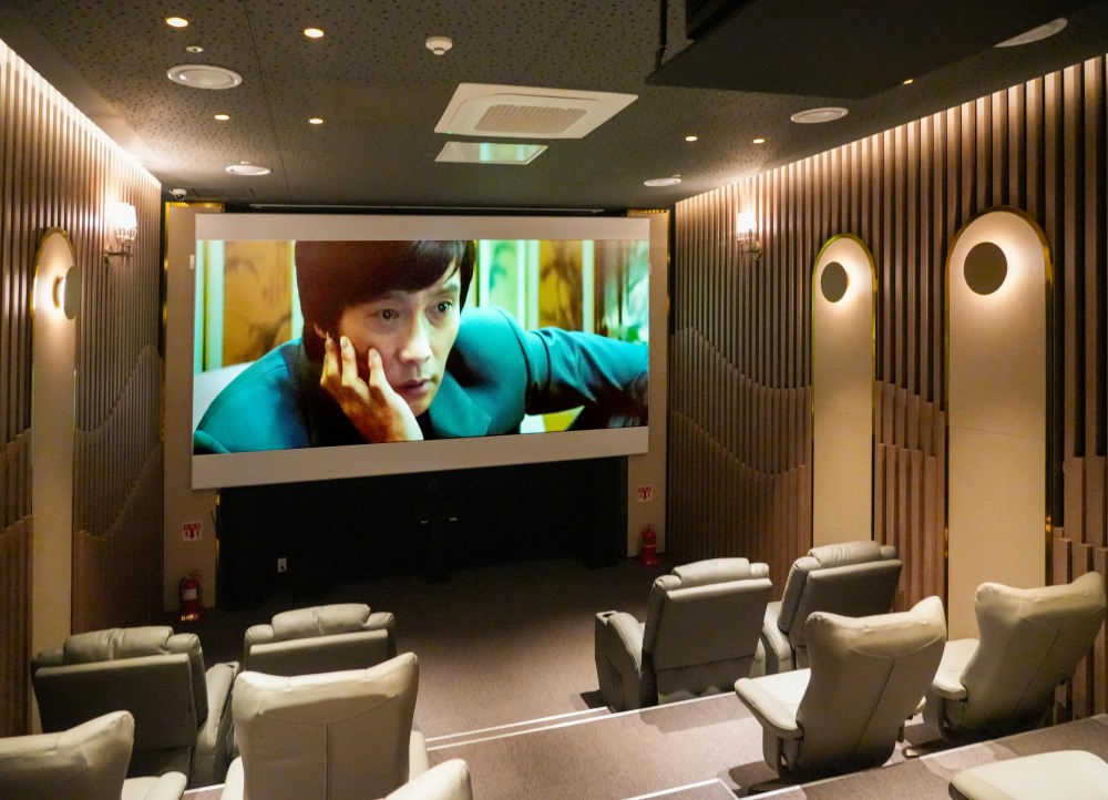 로열 씨네마 라운지./사진제공=DK아시아