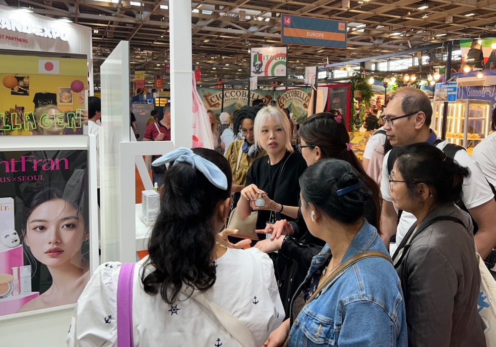 롯데는 12일부터 13일 이틀간 '롯데-대한민국 브랜드 엑스포'를 개최하고 국내 우수 중소기업들의 수출·수입상담회를 진행한다. /사진제공=롯데