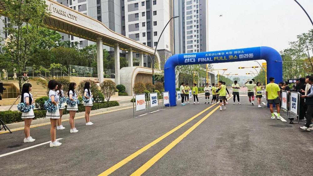 인기 예능과 드라마 촬영지 핫플레이스 ‘신검단 로열파크씨티Ⅱ’, 뛰어야 산다 촬영 모습./사진제공=DK아시아