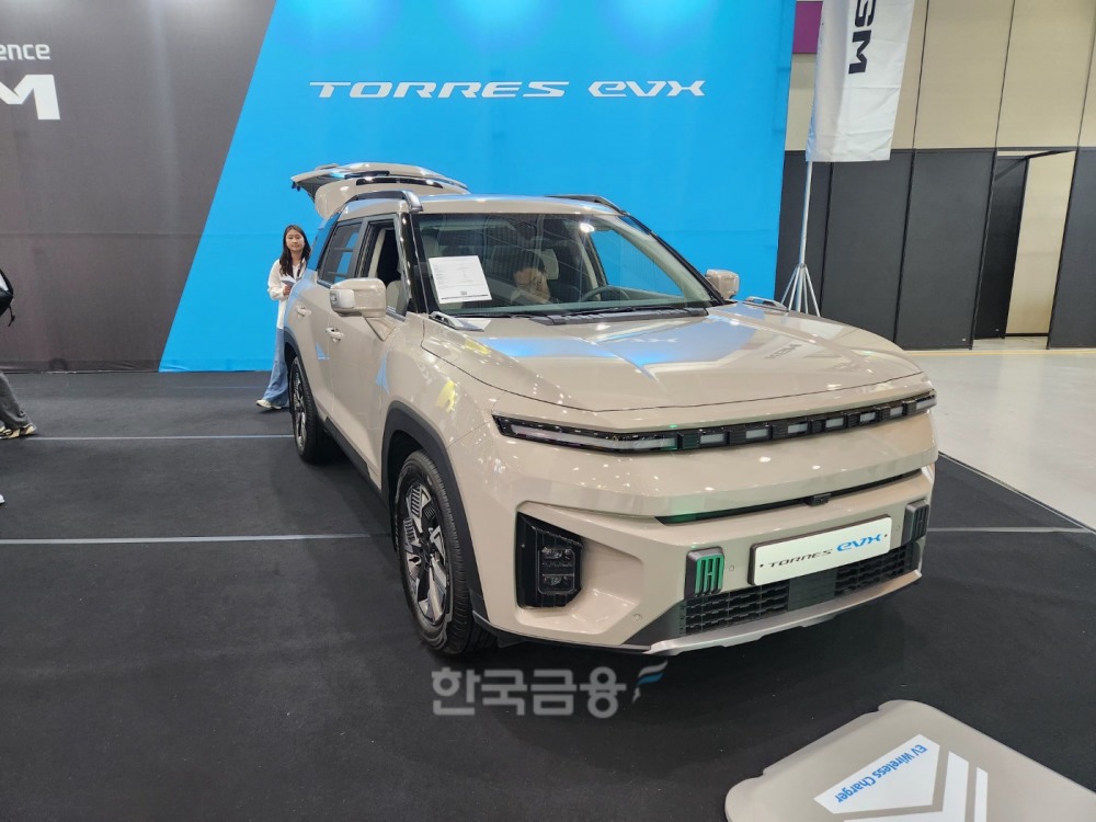 EV 트렌드 2025 KGM 부스에 전시된 토레스 EVX. / 사진=김재훈 기자