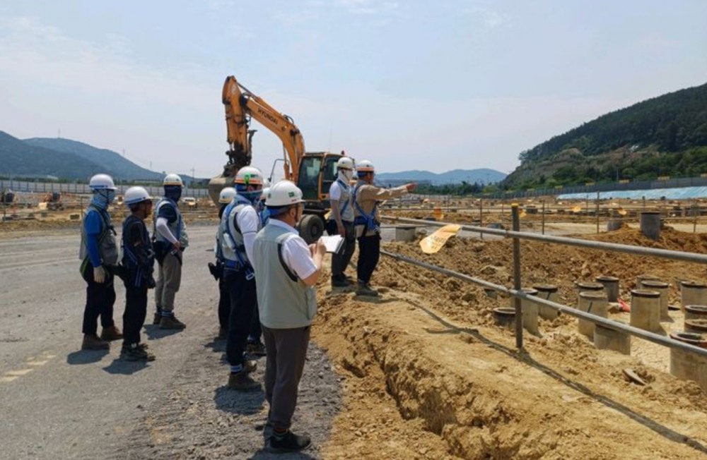 부영그룹은 지난 10일부터 17일까지 전국 15개 건설 현장에서 장마철 대비 안전점검을 실시했다. / 사진제공=부영그룹