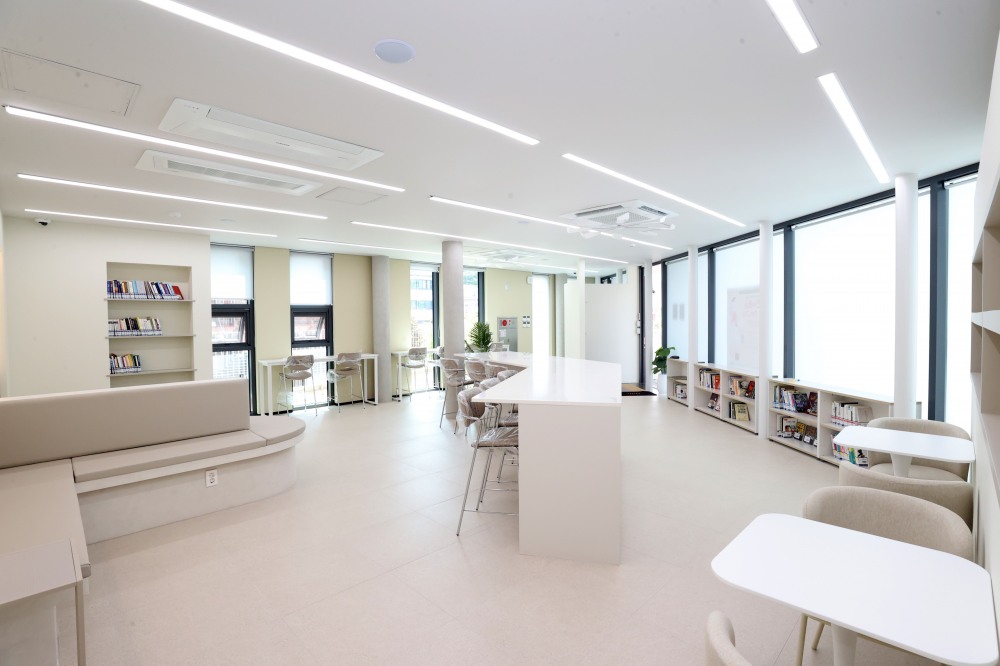 상도 이음센터 내 북카페 모습. / 사진제공=동작구