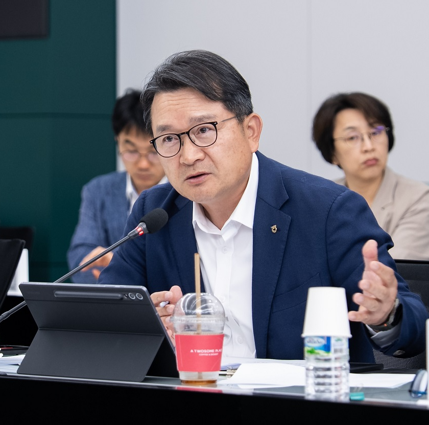 이재호 NH농협금융지주 전략기획부문 부사장이 '2025년 제1차 신사업추진협의회'에서 발언하고 있다. / 사진제공 = NH농협금융지주