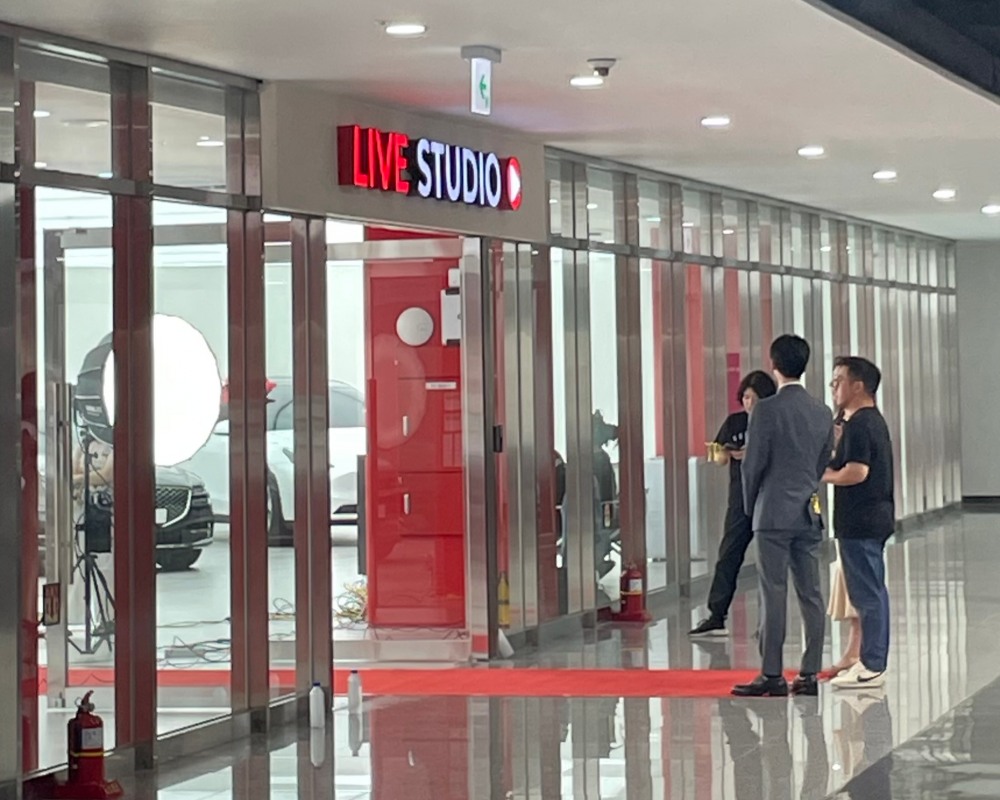 SK렌터카 천안 오토옥션 내 라이브 스튜디오 전경. / 사진=SK렌터카