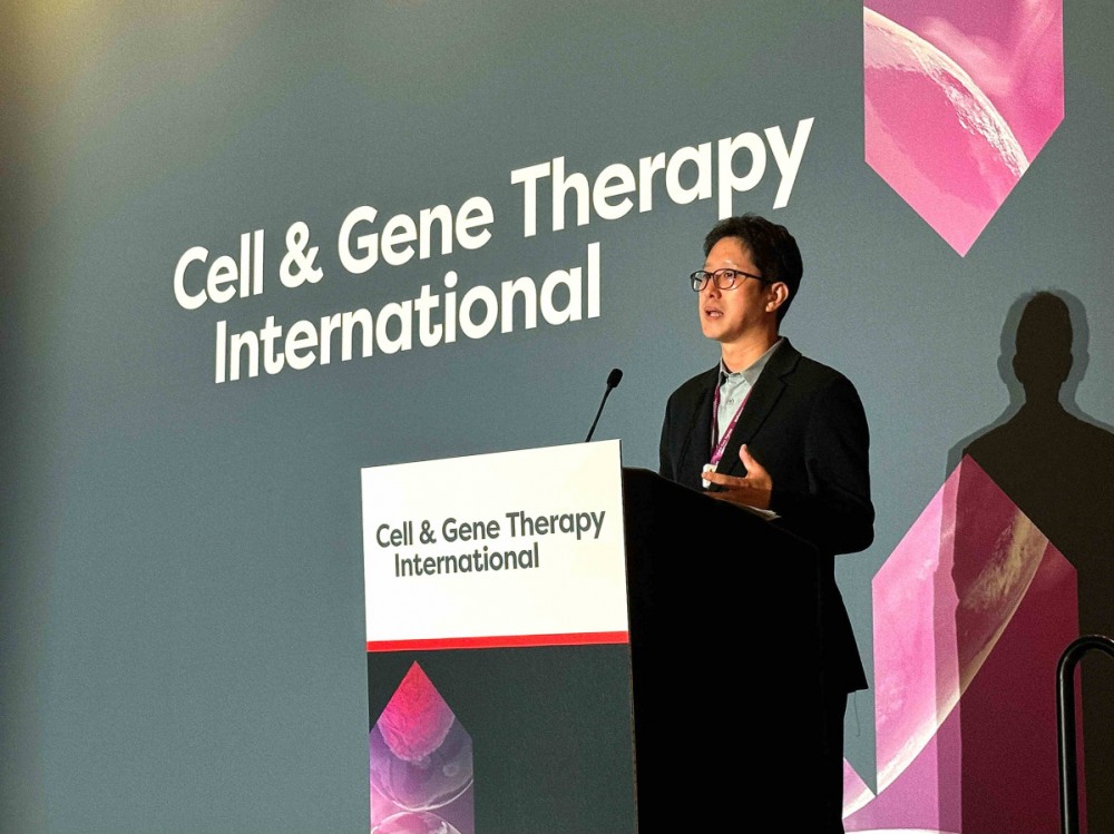 이태희 삼성바이오로직스 항체배양PD팀 상무가 지난 16일(현지시간) 미국 보스턴에서 열린 '2025 바이오프로세스 인터내셔널'(2025 BPI)의 스피킹 세션에서 발표하고 있다./사진=삼성바이오로직스