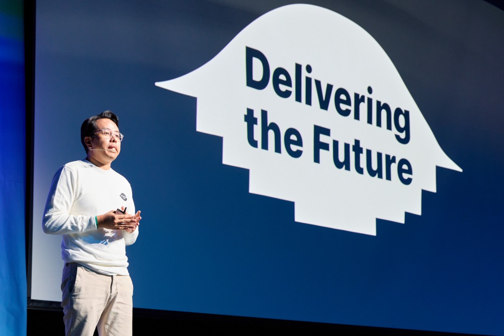 김범석 우아한형제들 대표가 '우아콘 2025'에서 키노트 발표하는 모습. /사진제공=우아한형제들