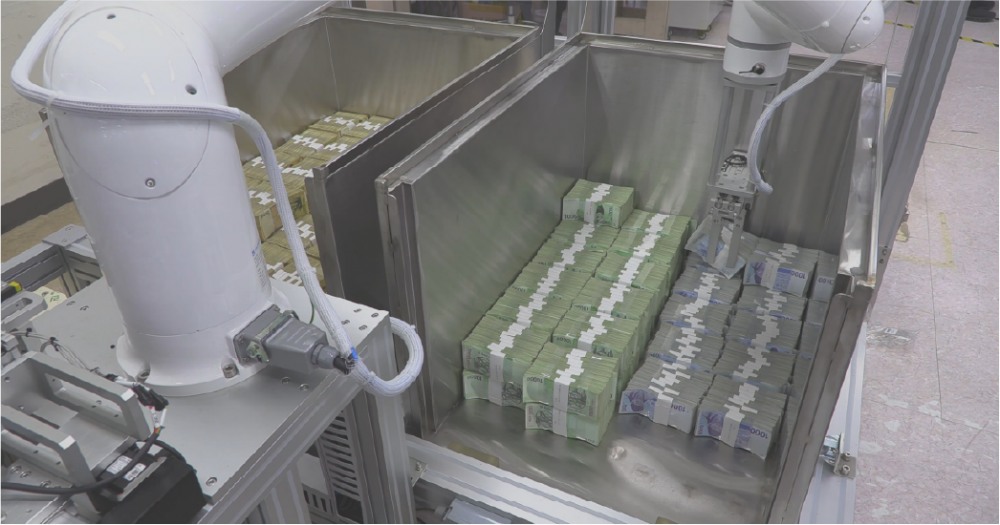강원랜드는 지폐 포장 및 적재하는 로봇시스템을 도입했다./사진제공=강원랜드