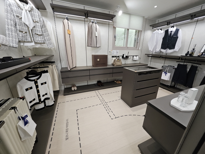 복정역 에피트 84A㎡타입 드레스룸 전경./조범형 기자