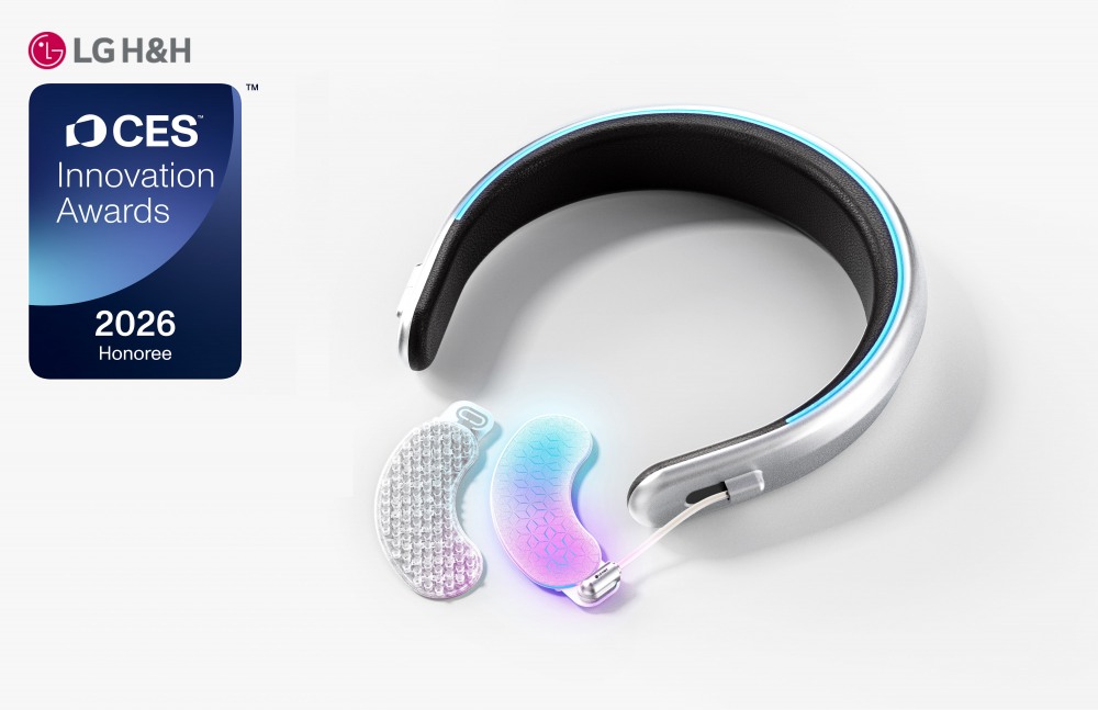 LG생활건강이 웨어러블 뷰티 디바이스로 CES 2026 혁신상을 수상했다. /사진제공=LG생활건강