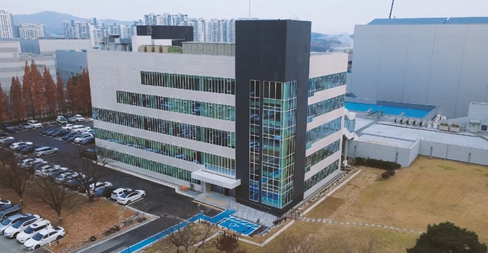 동아제약 천안공장 '품질혁신센터' 전경. /사진=동아제약