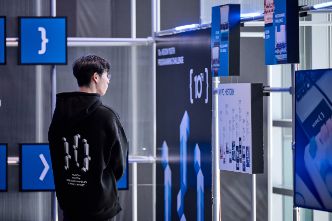 NYPC 대회장 '히스토리 월(HISTORY WALL)'. / 사진=넥슨