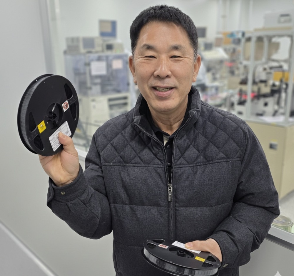 에이치엔에스하이텍 김정희 대표가 제품을 소개하고 있다. 사진제공/에이치엔에스하이텍