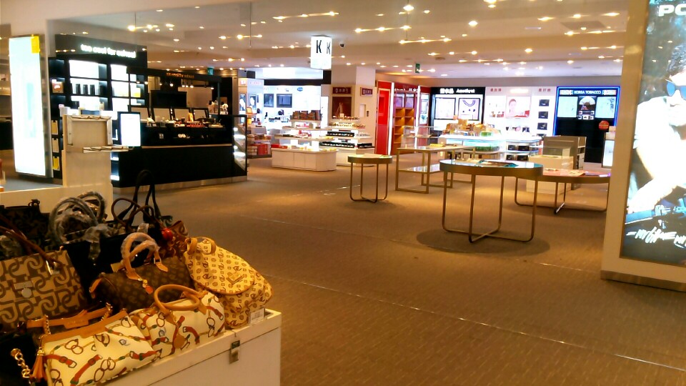 24년만, 면세점 사업 철수하는 SK네트웍스