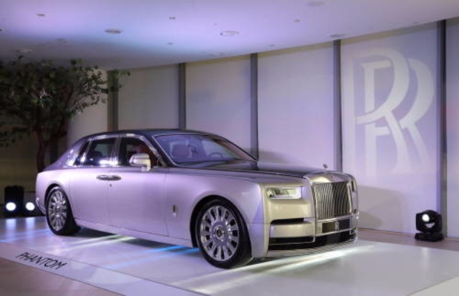 롤스로이스모터카는 부산 전시장 개장 1주년을 맞아 8세대 뉴 팬텀을 일반에 공개한다.사진=롤스로이스모터카.