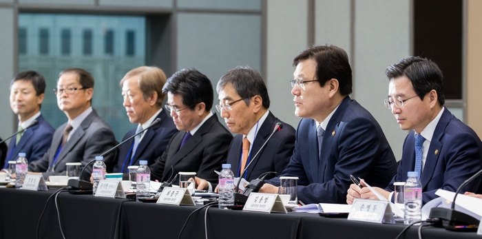 금융위원회는 13일 오전 서울 중구 예금보험공사에서 금융발전심의회 전체회의를 개최했다./자료=금융위원회