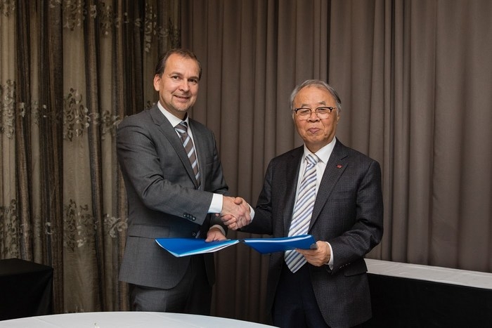 씨트리는 핀란드 델시테크와 고세렐린의 장기 지속형 주사제의 임상 진행 계약을 체결했다고 16일 밝혔다.