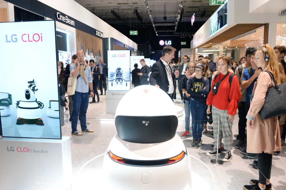 △LG전자가 선보인 다양한 ‘LG 클로이’ 로봇 제품들