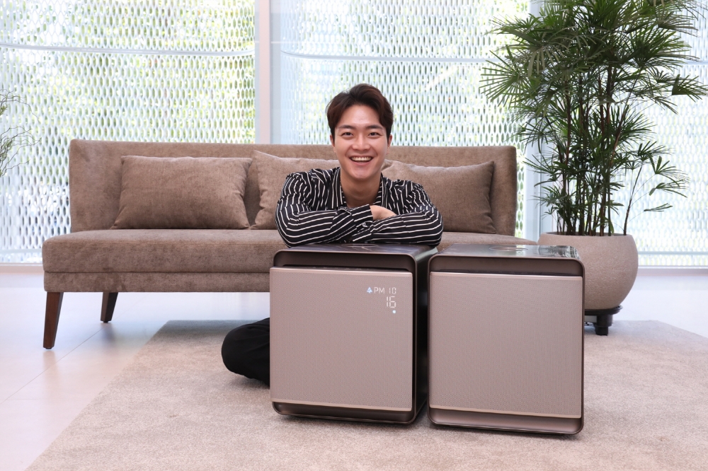 △메탈 브라운 색상 ‘삼성 큐브’는 15일부터 청정 면적 47·94 제곱미터 2개 모델로 출시되며, 출고가 기준 가격은 각각 100만원과 200만원이다