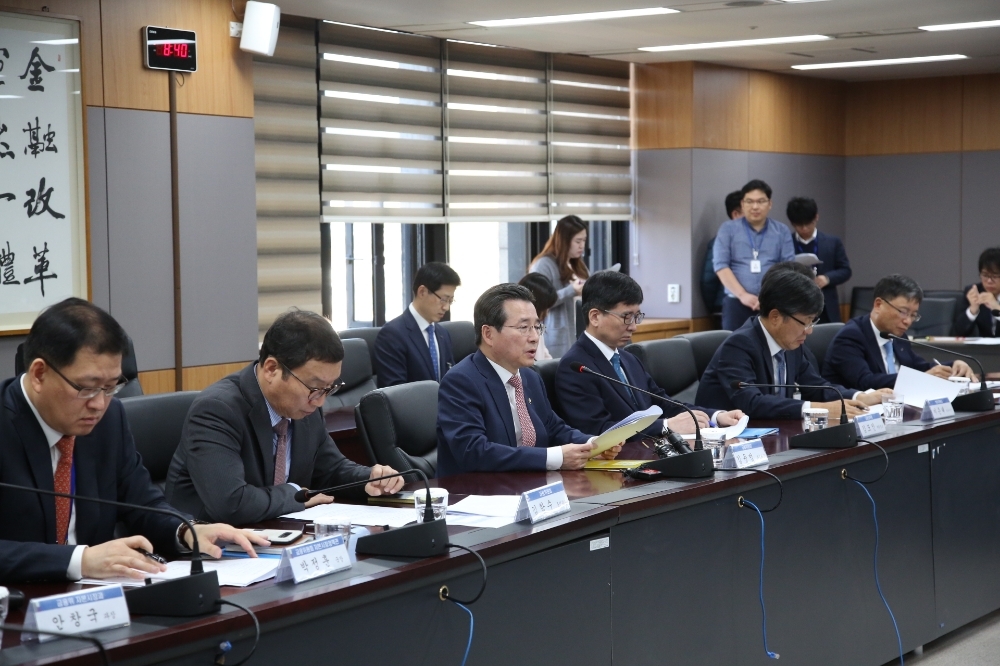 김용범 금융위원회 부위원장이 29일 오전 서울 세종로 정부서울청사에서 열린 금융시장 상황 점검 회의에서 모두발언을 하고 있다./사진=금융위원회