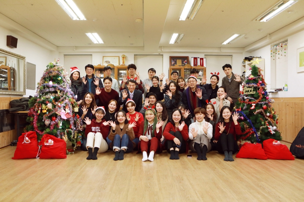 아모레퍼시픽, 민·관·학 연합 '미리 크리스마스 산타 원정대' 진행