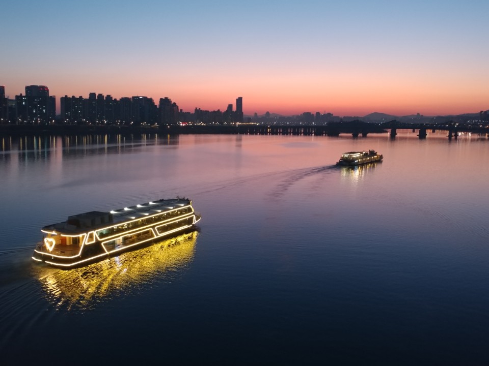 이랜드, 해돋이·떡국 크루즈 출항