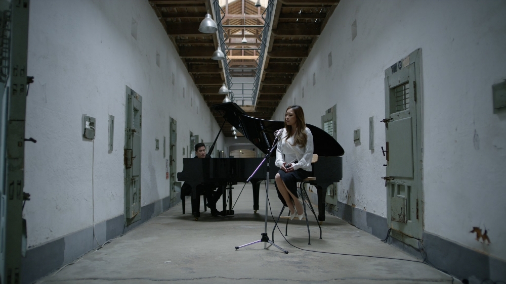 '100년 전 외침이 100년 후 대한민국에게' 캠페인 촬영현장. (왼쪽) 음악감독 정재일씨, (오른쪽) 가수 박정현씨. / 사진= KB국민은행