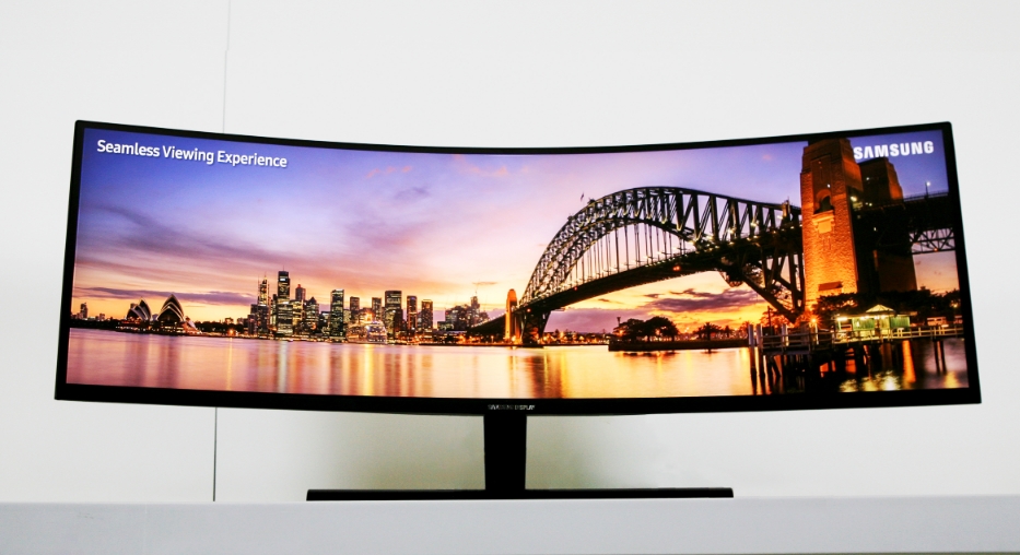 △삼성디스플레이 49형 울트라와이드 커브드 모니터 패널/사진=삼성디스플레이