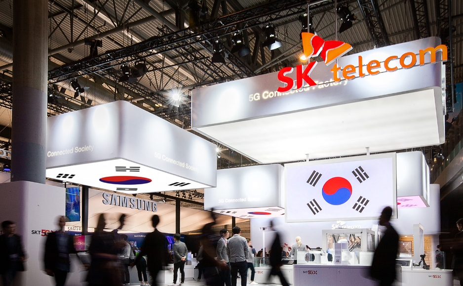 △MWC 2019 SK텔레콤의 부스에 태극기가 디스플레이된 모습/사진=SK텔레콤