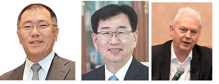 (왼쪽부터)현대차 정의선 수석부회장, 이원희 사장, 알버트 비어만 사장.