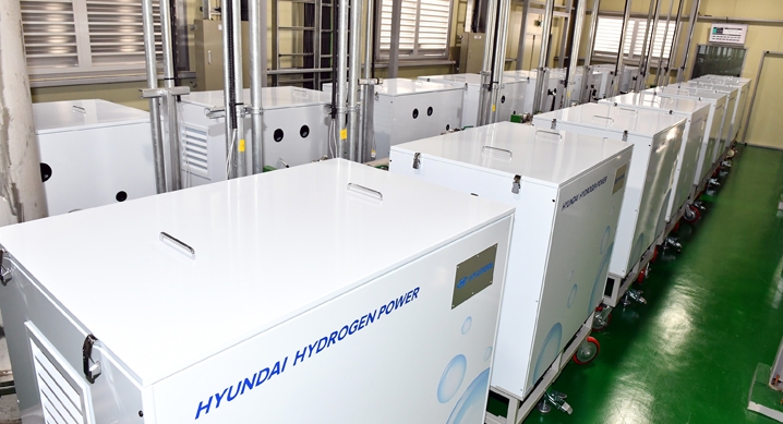 지난해말 울산테크노파크에 구축한 현대자동차 연료전지 실증 연구동 및 500kW급 발전용 연료전지 시스템. (사진=현대자동차)
