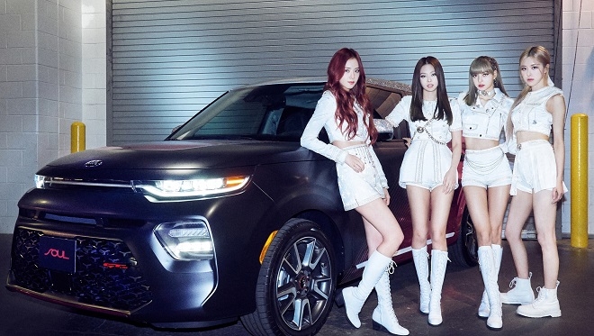 5월2일 북미투어 미국 뉴어크 공연장.쏘울 블랙핑크 에디션 쇼카와 (왼쪽부터)블랙핑크 지수, 제니, 리사, 로제. (사진=기아차)