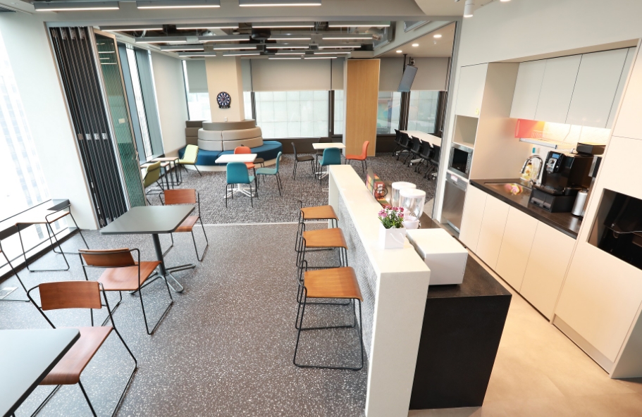 △워크데이 사무실 속 휴게실의 모습/사진=오승혁 기자(자료 편집)