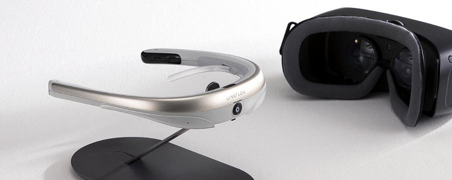 △KT의 넥밴드형 360 카메라의 모습/사진=오승혁 기자(자료 편집)