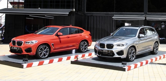 뉴 X4 M(왼쪽)과 뉴 X3 M. (사진=BMW코리아)