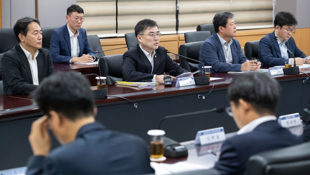 손병두 금융위원회 부위원장이 5일 정부서울청사 금융위원회에서 금융상황 점검회의를 열어 모두발언을 하고 있다. / 사진= 금융위원회