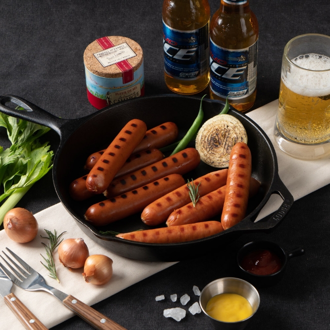 롯데백화점은 6일 본점 지하 1층 식품관에 영업면적 95.2㎡(28.8평) 규모 국내 최초 ‘스탠딩(Standing) 소시지 바(Bar)’ 문을 열었다. /사진=롯데쇼핑.