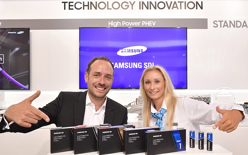 삼성SDI가 2019 IAA에서 전기차배터리 제품을 소개하고 있다. (사진=삼성SDI)