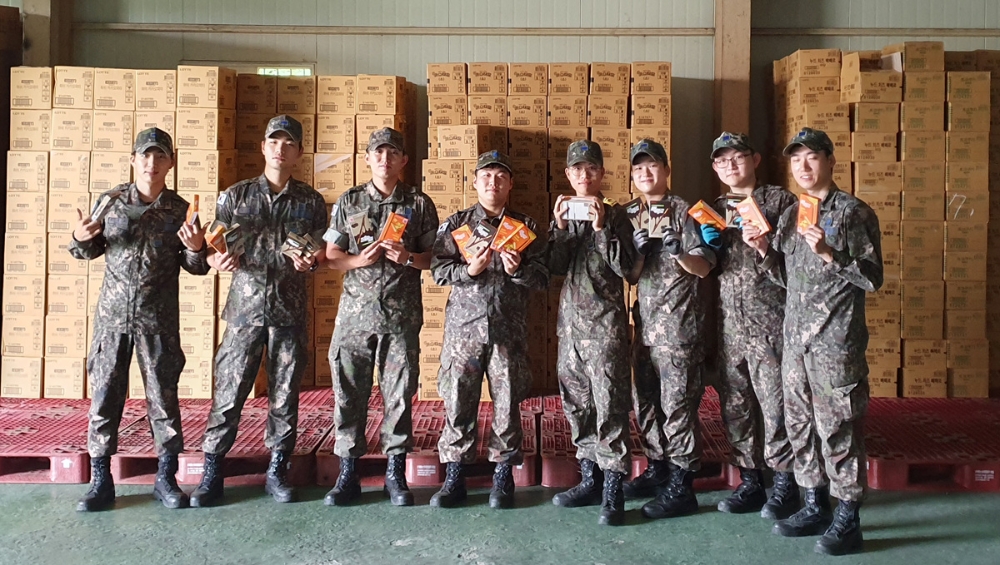 롯데제과, 국군의 날 맞아 국군 장병들에게 위문품 전달
