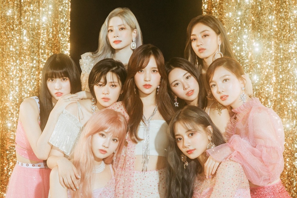 △TWICE THE 8TH MINI ALBUM <Feel Special>의 앨범 재킷 이미지. 맨 위부터, 왼쪽에서 오른쪽 순으로 다현 · 지효 · 모모 · 정연 · 미나 · 채영 · 나연 · 사나 · 쯔위/사진=트와이스 공식 홈페이지