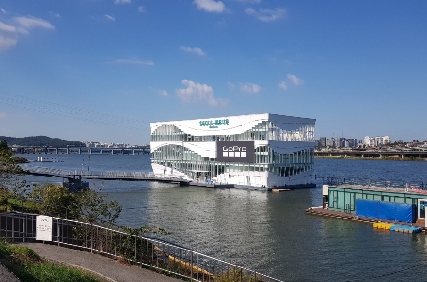 △서울 잠원한강공원 부근 서울웨이브 고프로 신제품 소개 행사장의 모습/사진=오승혁 기자