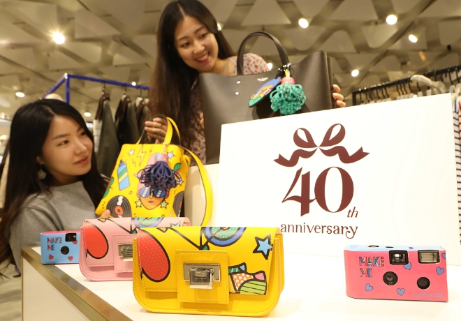롯데백화점은 창립 40주년을 맞아 다양한 이벤트를 진행한다. /사진=롯데쇼핑.