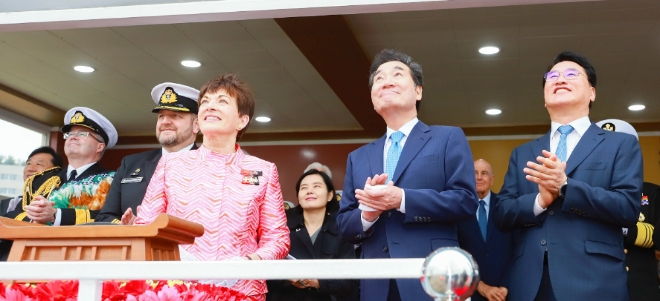 △ 한영석 현대중공업 사장, 이낙연 국무총리, 펫시 레디 뉴질랜드 총독(오른쪽부터). /사진=현대중공업