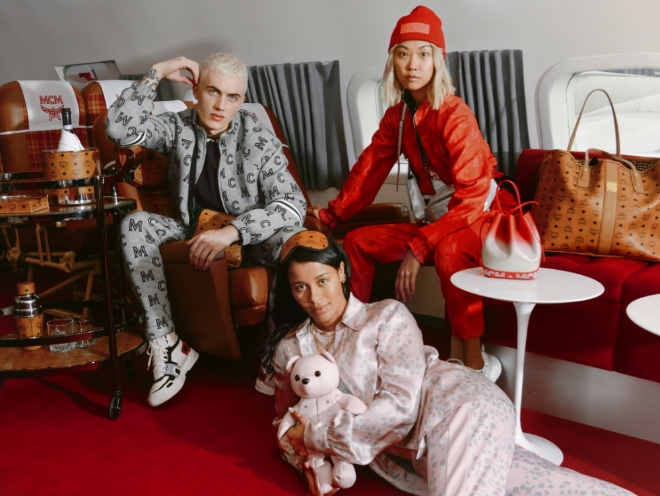 MCM은 다가오는 연말을 맞아 미국, 독일 등 해외 언론을 통해 겨울 여행의 자유로움을 담은 홀리데이 시즌 캠페인을 공개했다. /사진=MCM.