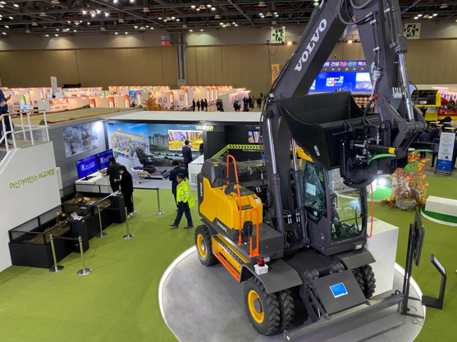 △볼보그룹코리아가 2019 스마트 건설기술·안전 엑스포에서 자동화 기술, 전기구동식 장비, 디지털 연결을 주제로 세종 스마트시티 조성공사에 적용할 다양한 스마트 솔루션을 선보인다/사진=볼보그룹코리아