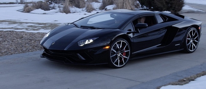 가짜 아벤타도르 만든 람보르기니 매니아, 실제 차량 선물 받아