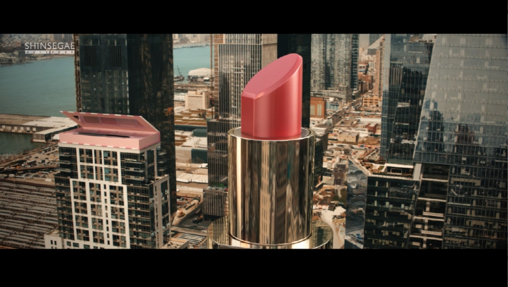 신세계면세점의 브랜드광고 영상의 한 장면. /사진제공=신세계면세점