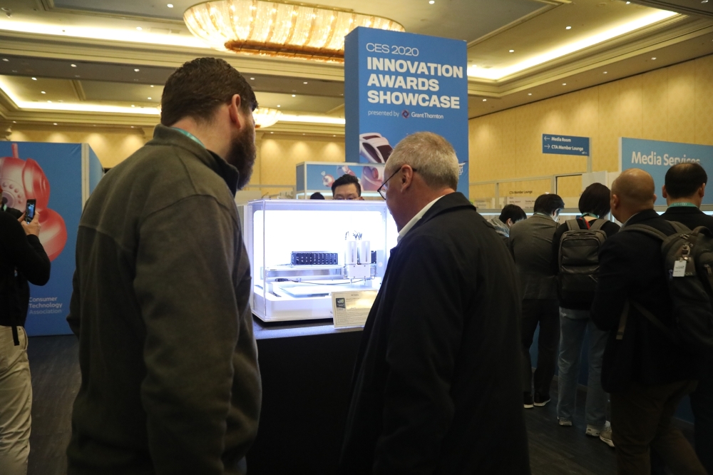 CES 2020 혁신상 수상 쇼케이스에 전시된 3D프린팅 맞춤 마스크팩. /사진제공=아모레퍼시픽